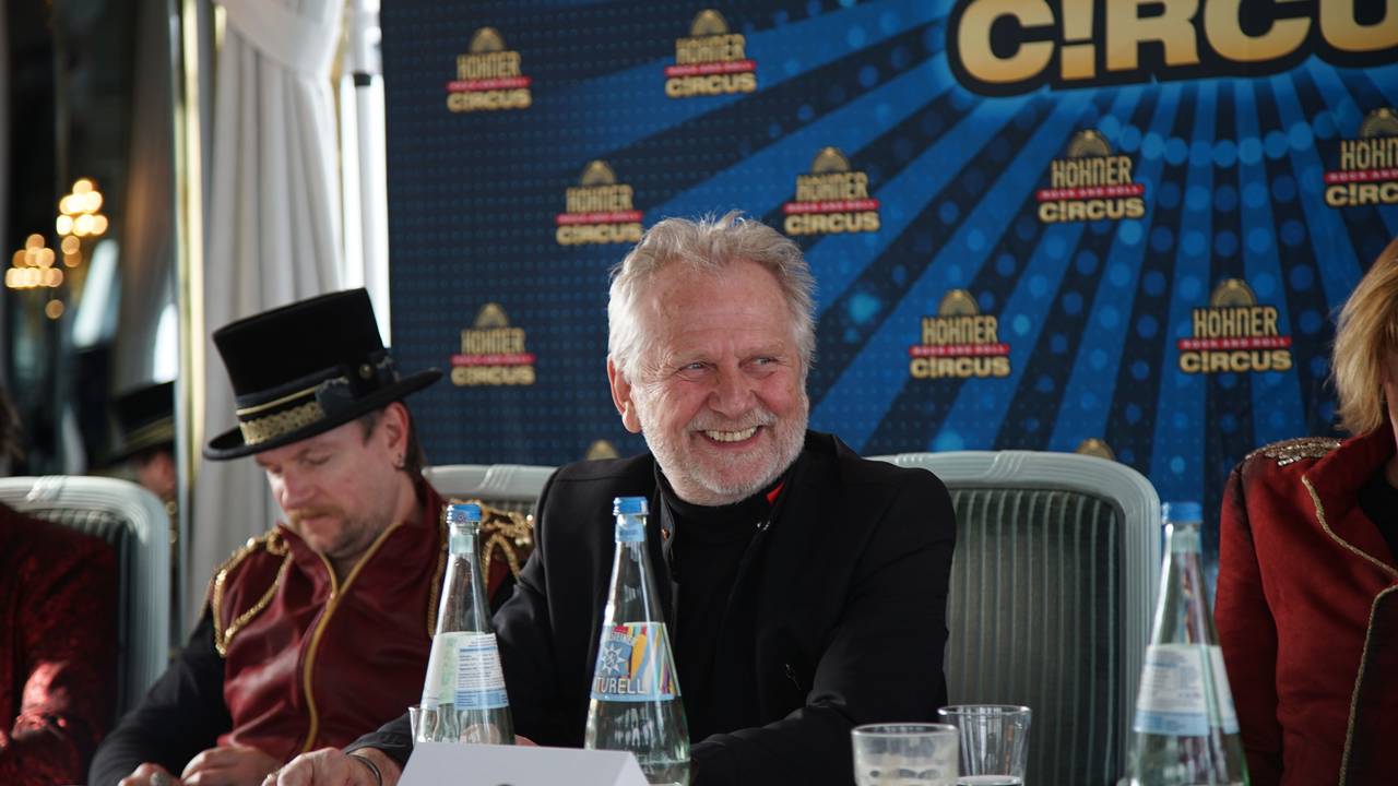 Henning Krautmacher ohne Schnäuzer am Mittwoch bei der PK im Maritim.