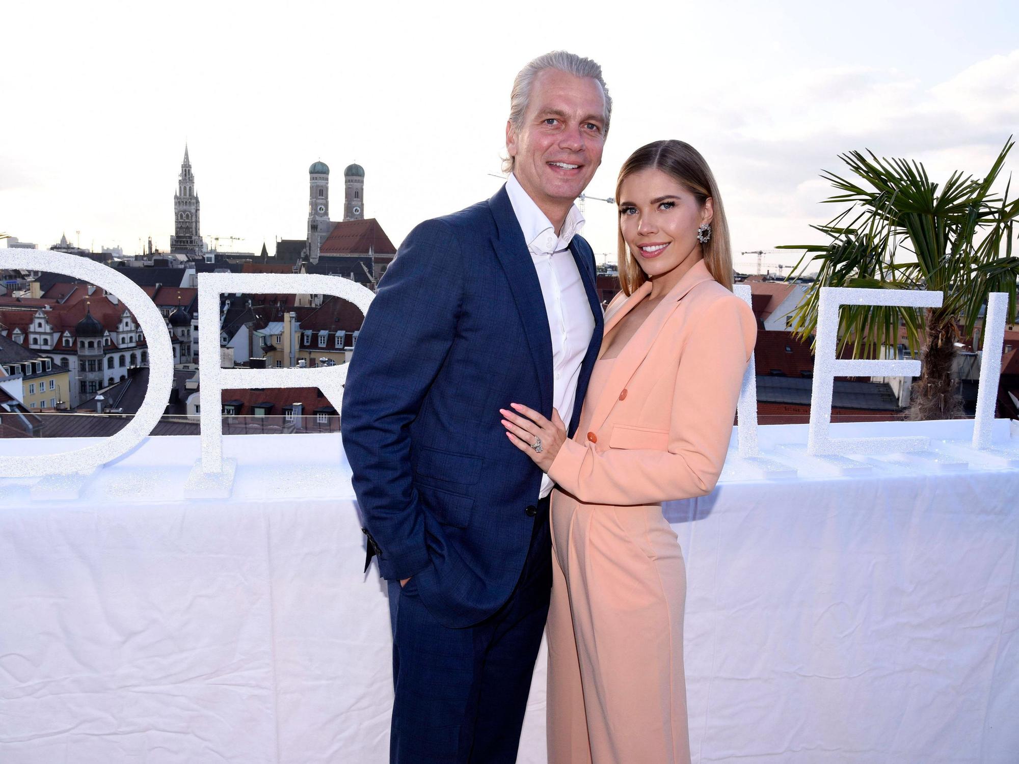 Victoria Swarovski mit Ehemann Werner Mürz bei der Präsentation der Beautykollektion ORIMEI by Victoria Swarovski im Hotel Mandarin Oriental: München, 22.09.2021
