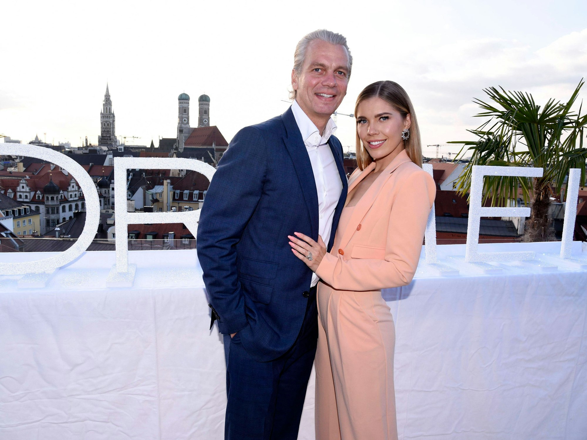 Victoria Swarovski mit Ehemann Werner Mürz bei der Präsentation der Beautykollektion ORIMEI by Victoria Swarovski im Hotel Mandarin Oriental: München, 22.09.2021