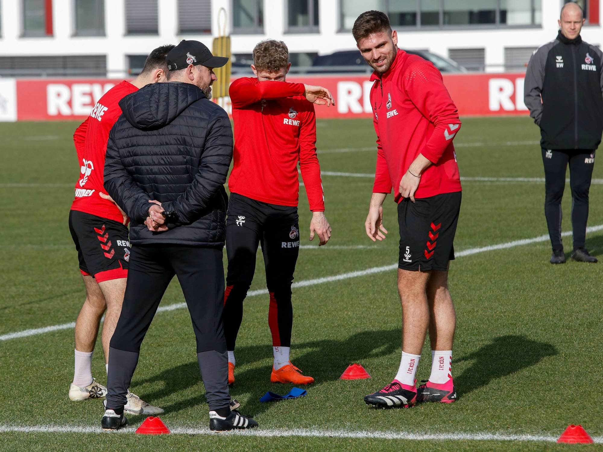 Training des 1. FC Köln am Geißbockheim.