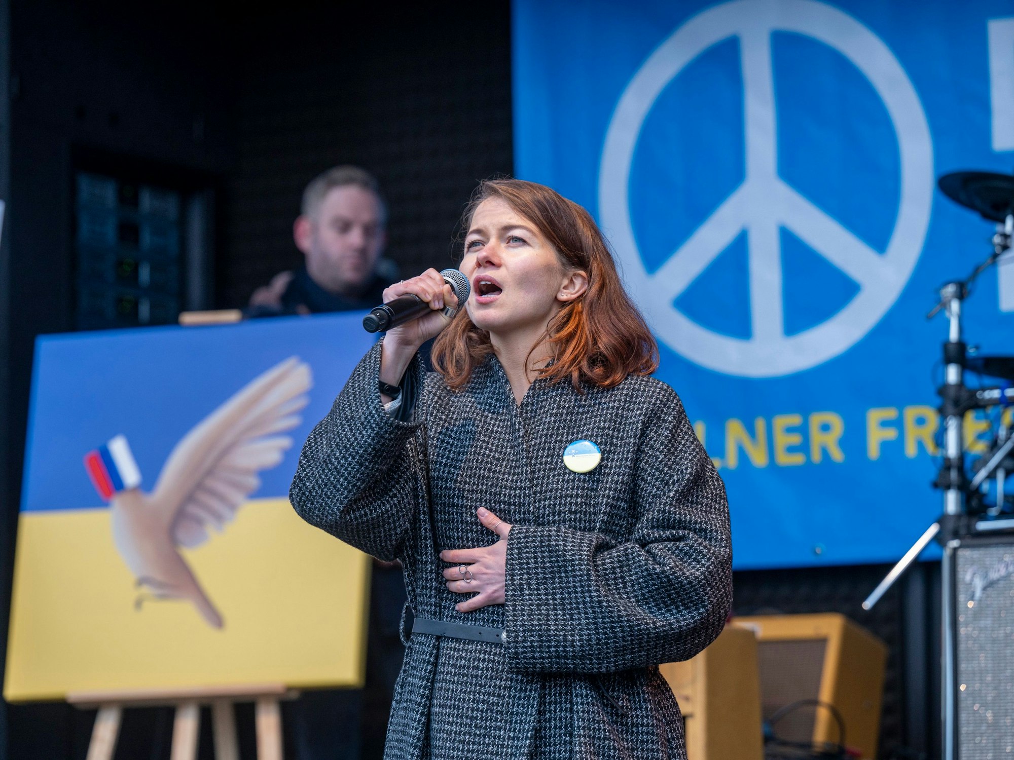 Die ukrainische Sängerin Kristine Shon eröffnete das Konzert.