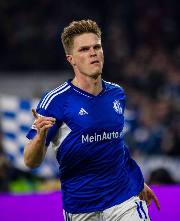 Marius Bülter jubelt über seinen Treffer.