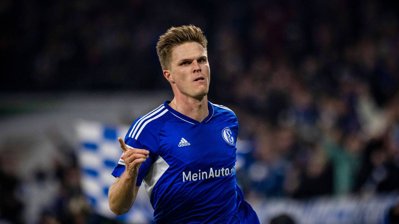 Marius Bülter jubelt über seinen Treffer.