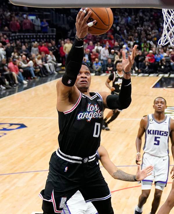 NBA: Punktewahnsinn beim Spiel zwischen den Los Angeles Clippers und den Sacramento Kings. Hier zieht Russell Westbrook (Clippers) zum Korb.
