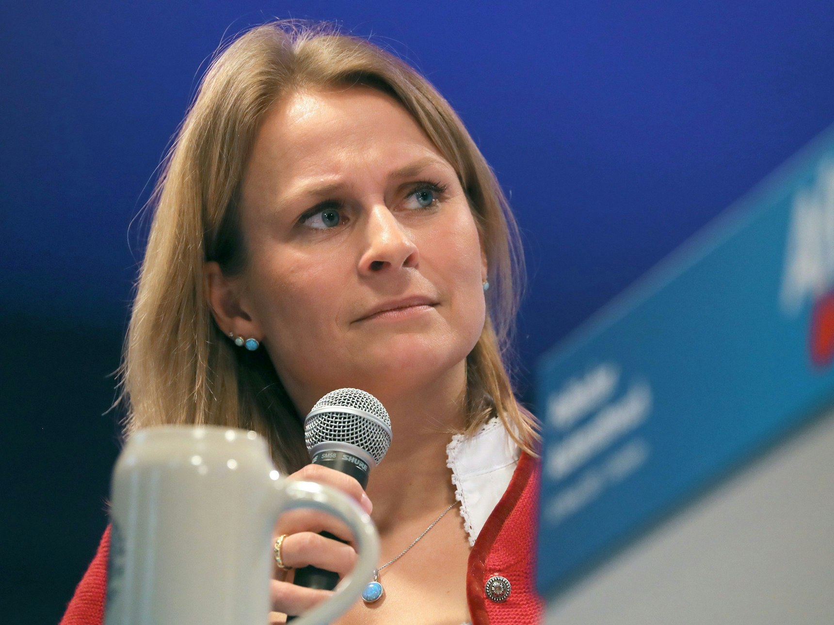 Corinna Miazga ist mit 39 Jahren gestorben. Das Foto zeigt die damalige Landesvorsitzende der bayerischen AfD am 26. Februar 2020 in Osterhofen.