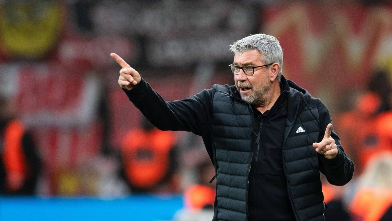 Trainer Urs Fischer an der Seitenlinie. Er will mit Union Berlin wieder in den Europacup.