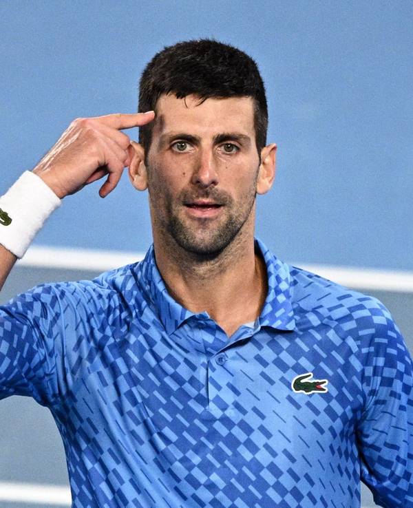 Novak Djokovic jubelt nach seinem Sieg bei den Australian Open
