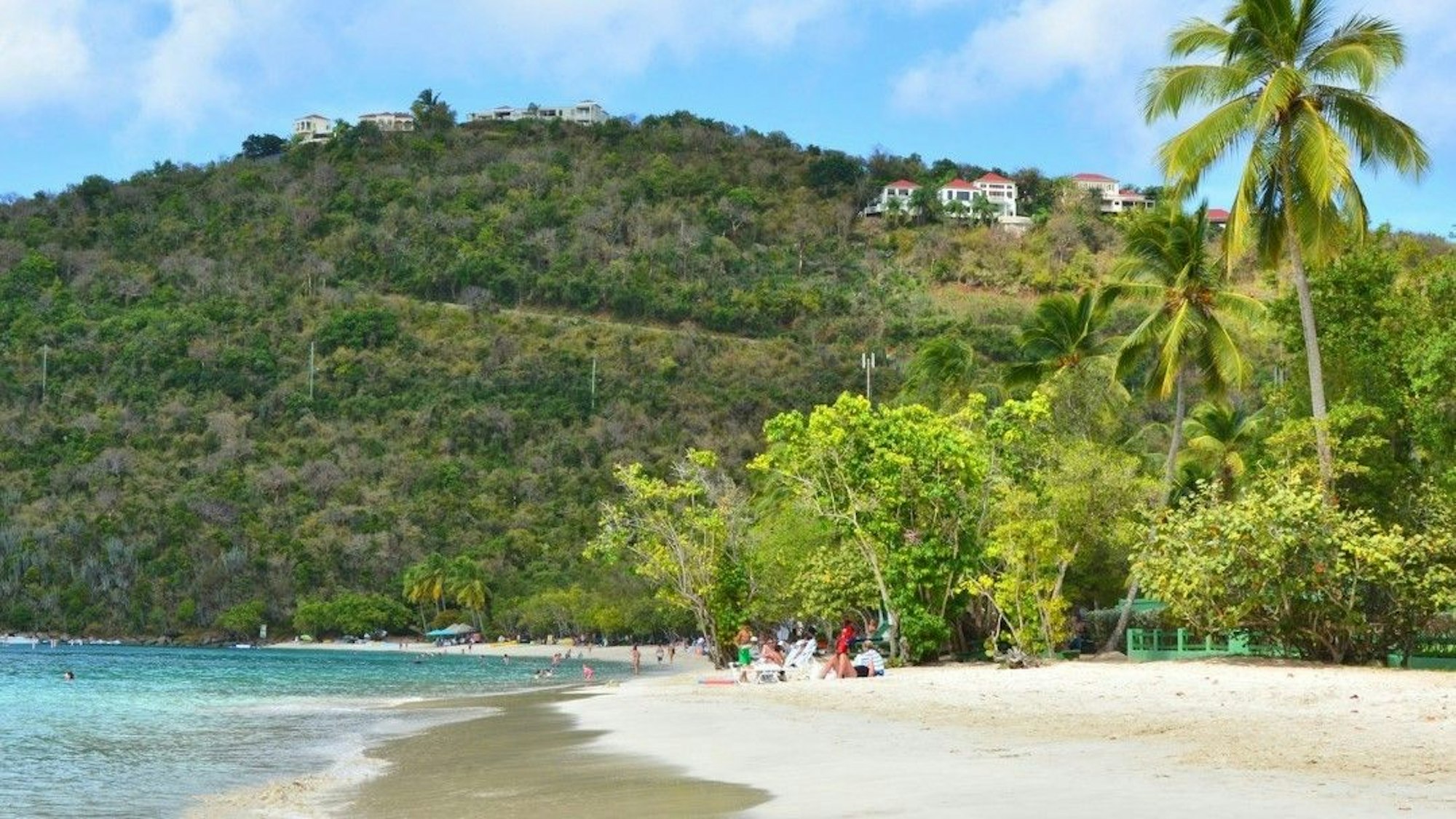 Ein Foto zeigt einen Traumstrand auf den Amerikanischen Jungferninseln. Auf der Inselgruppe war die frühere Schwimm-Hoffnungsträgerin Jamie Cail im Alter von nur 42 Jahren verstorben.