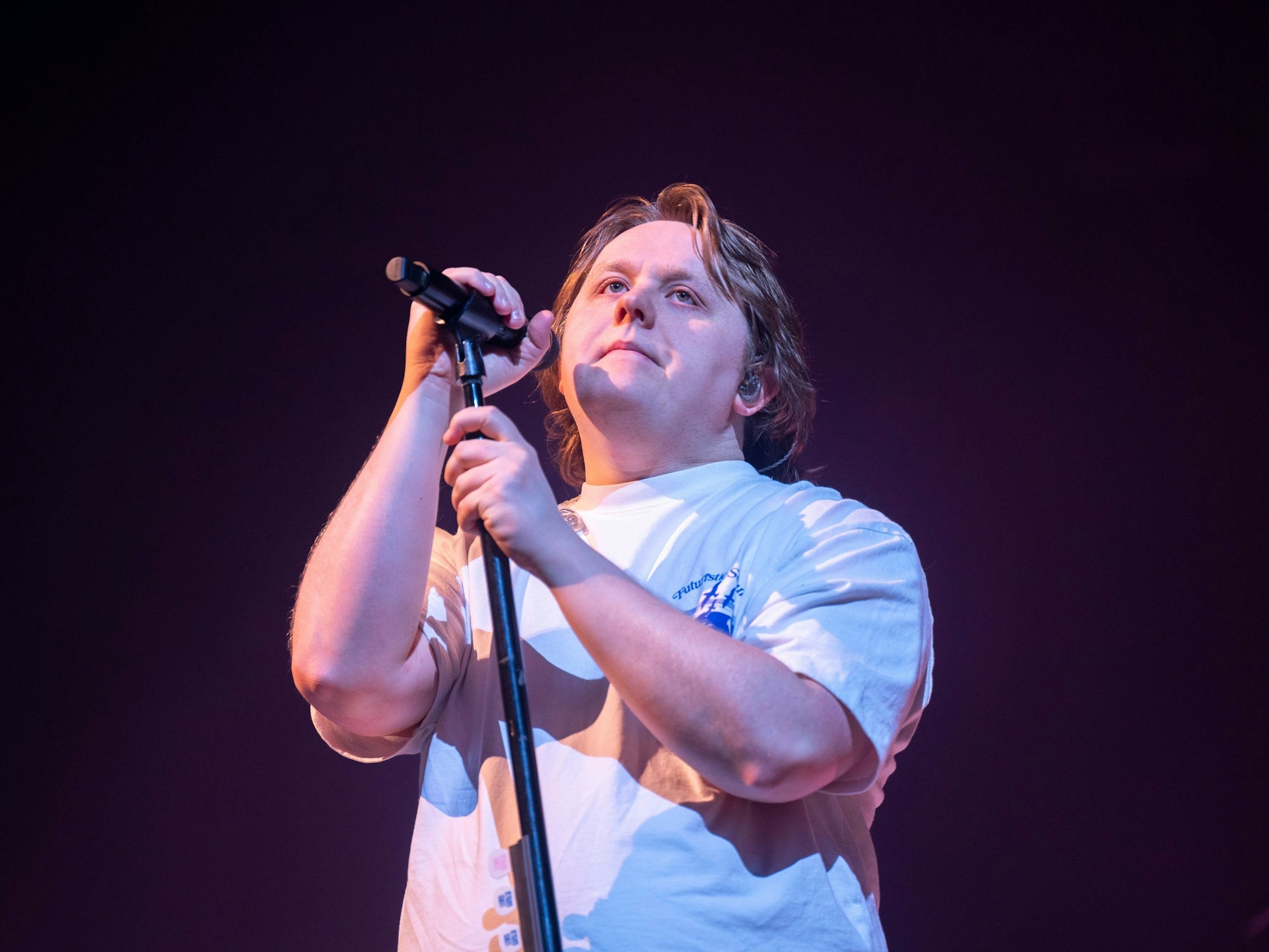 Lewis Capaldi gibt ein Konzert in der Lanxess-Arena.