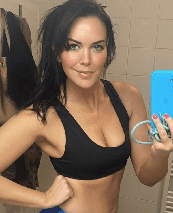 Martina Reuter posiert in ihrem Bad für ein Selfie, welches sie anschließend bei Instagram veröffentlicht hat. Screenshot zur Berichterstattung erstellt.
Foto: Instagram/reuter_martina_official