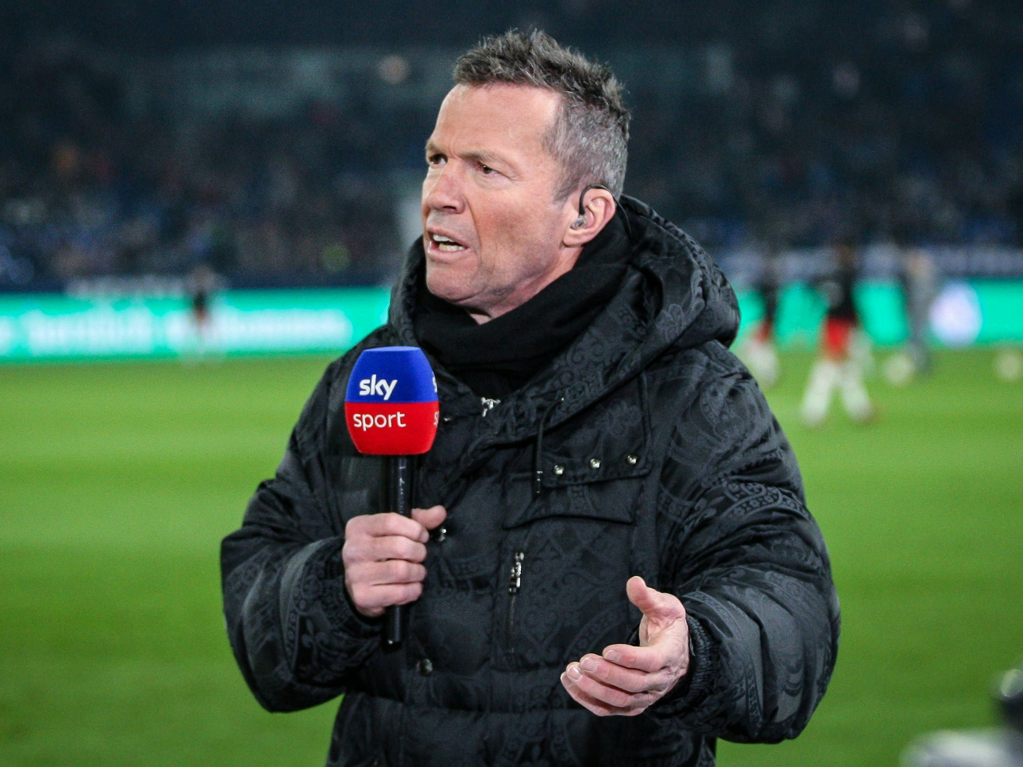 Lothar Matthäus am Sky-Mikrofon.