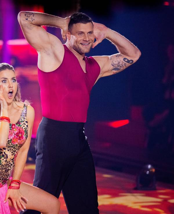 Michael Kraus, ehemaliger Handballspieler, und Mariia Maksina, Profitänzerin, tanzen in der RTL-Tanzshow "Let's Dance" im Coloneum.