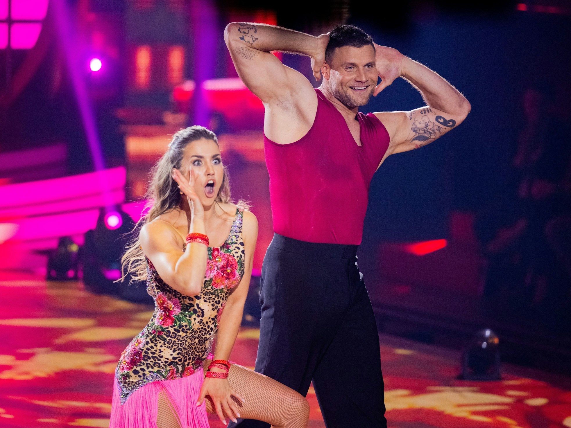 Michael Kraus, ehemaliger Handballspieler, und Mariia Maksina, Profitänzerin, tanzen in der RTL-Tanzshow "Let's Dance" im Coloneum.
