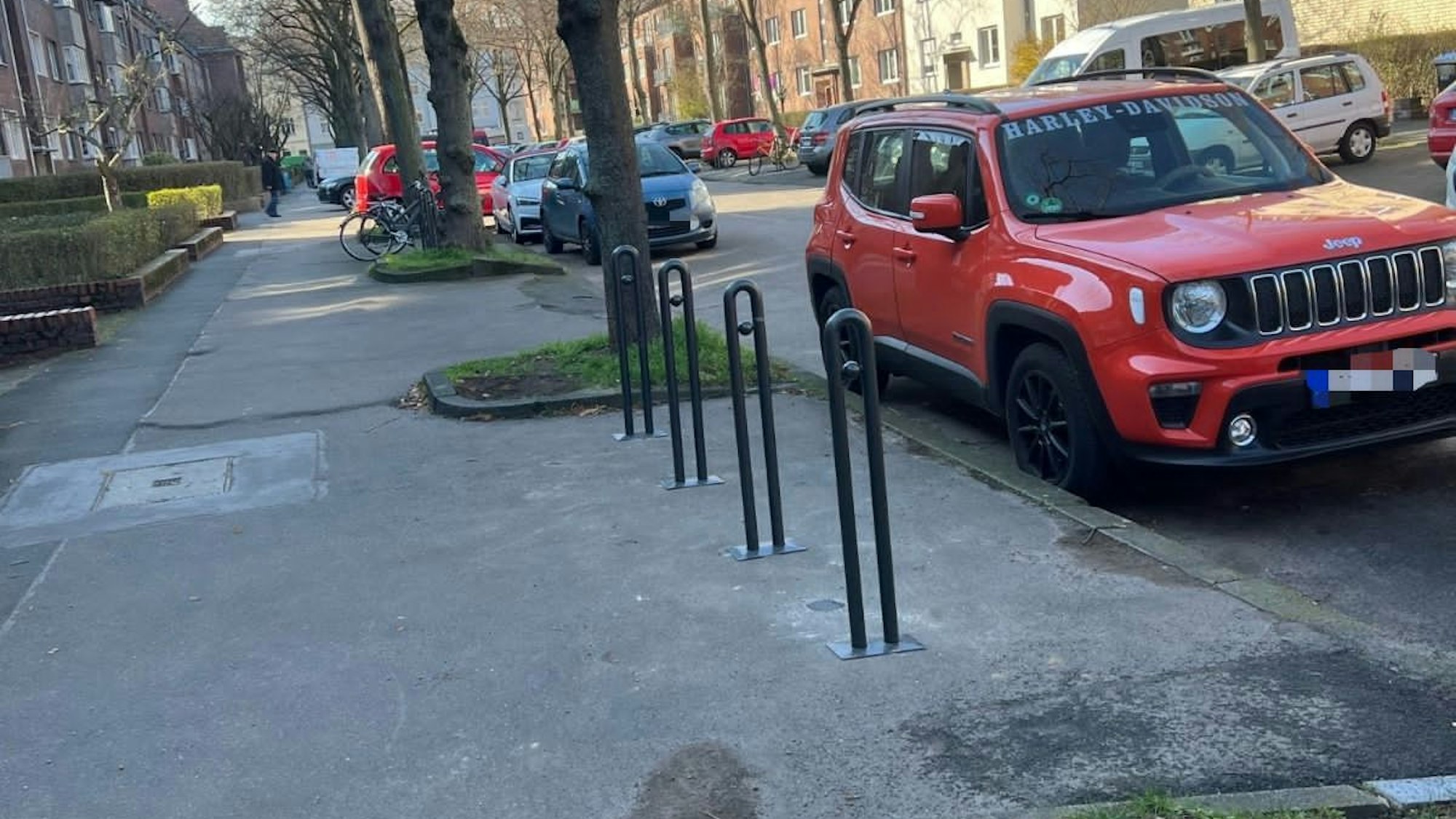Ein Blick auf die Aegidienberger Straße in Köln-Sülz.