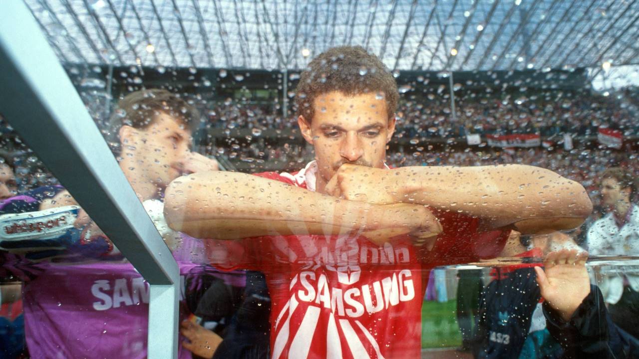 Maurice Banach ist nach dem verlorenen DFB-Pokal-Finale des 1. FC Köln gegen Werder Bremen traurig.