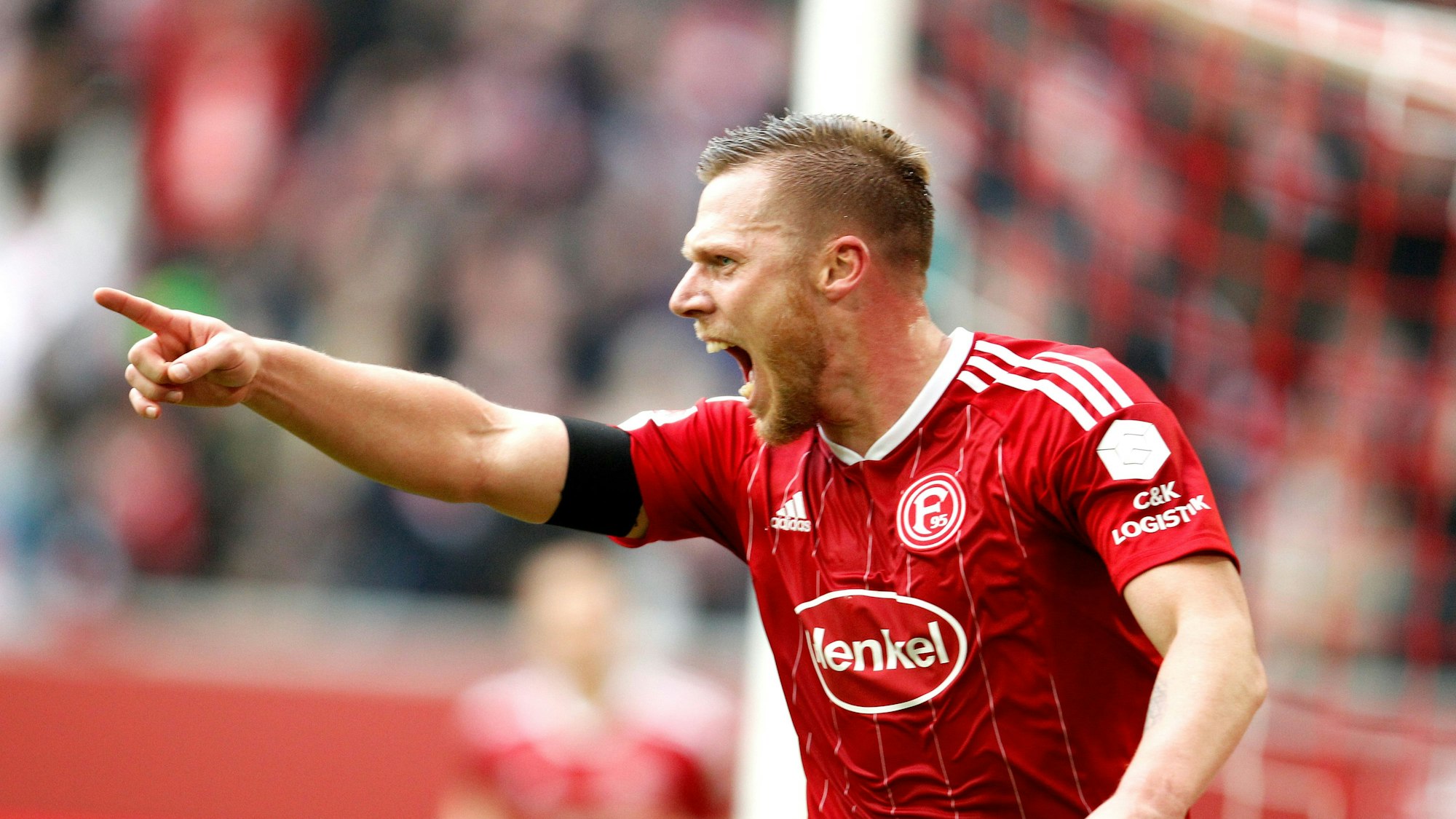 Rouwen Hennings bejubelt sein Tor gegen den SV Sandhausen am 12. Februar 2023.