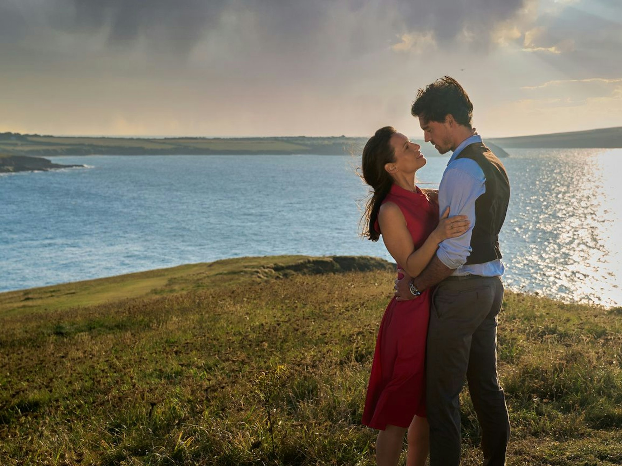 Mia Barlow (Leni Adams) und Jason Carter (Hans Gurbig) beginnen ihre gemeinsam Reise als Konkurrenten, erkennen aber schnell, dass sie sich besser verstehen, als anfangs gedacht.