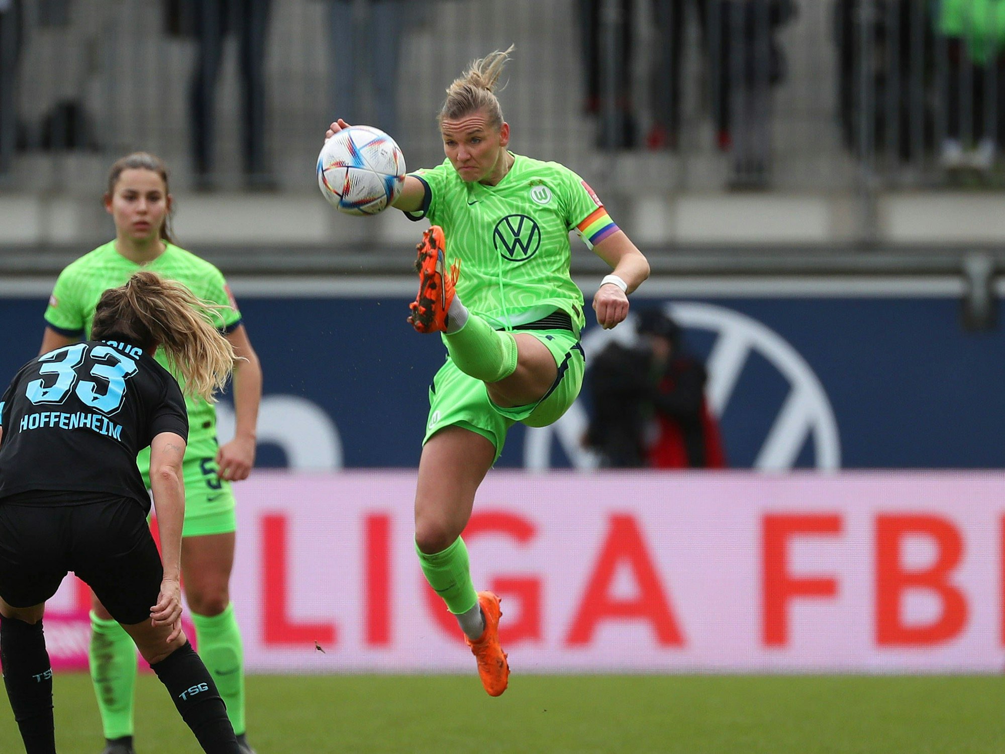 Die Wolfsburgerin Alexandra Popp in Aktion gegen Hoffenheim.