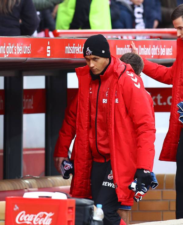 Davie Selke geht gegen Union Berlin zur Bank.
