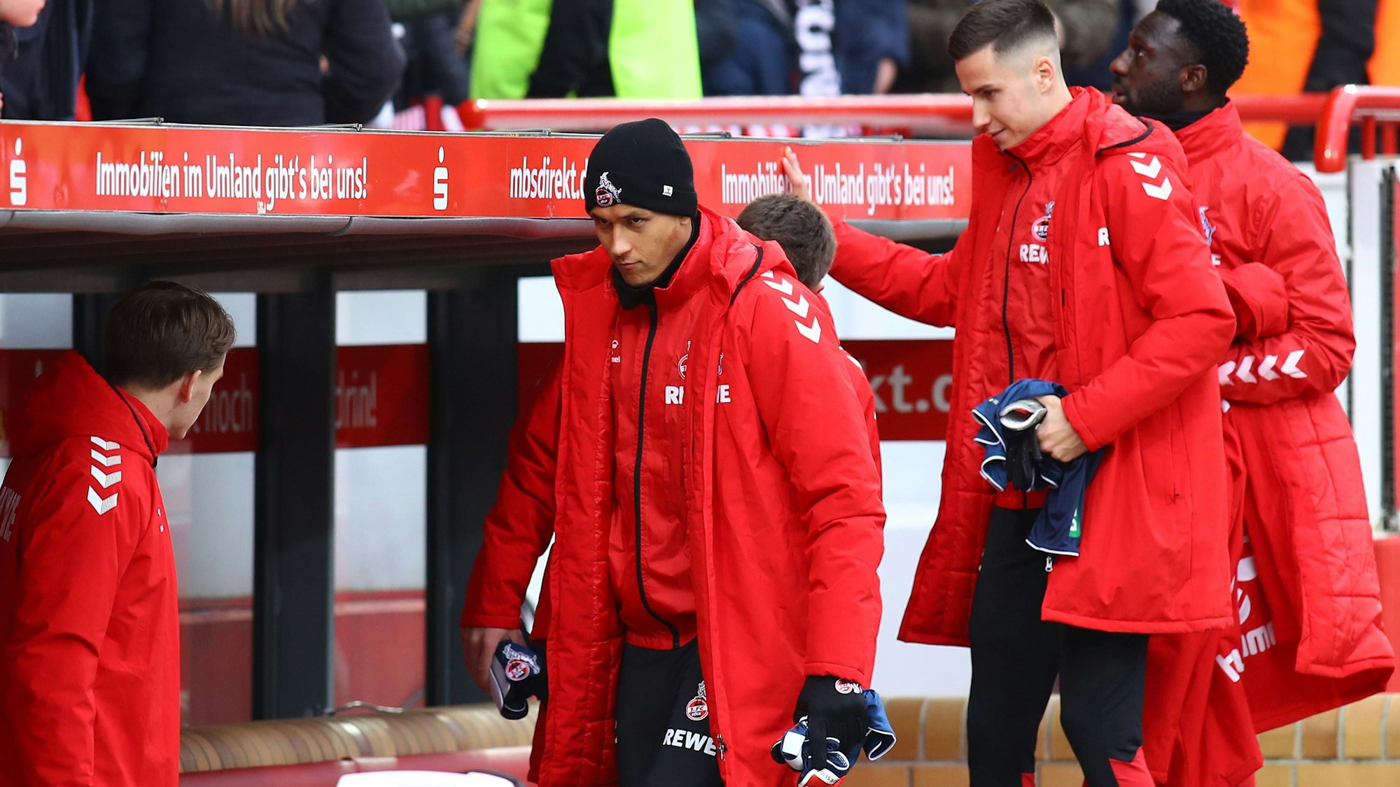 Davie Selke geht gegen Union Berlin zur Bank.