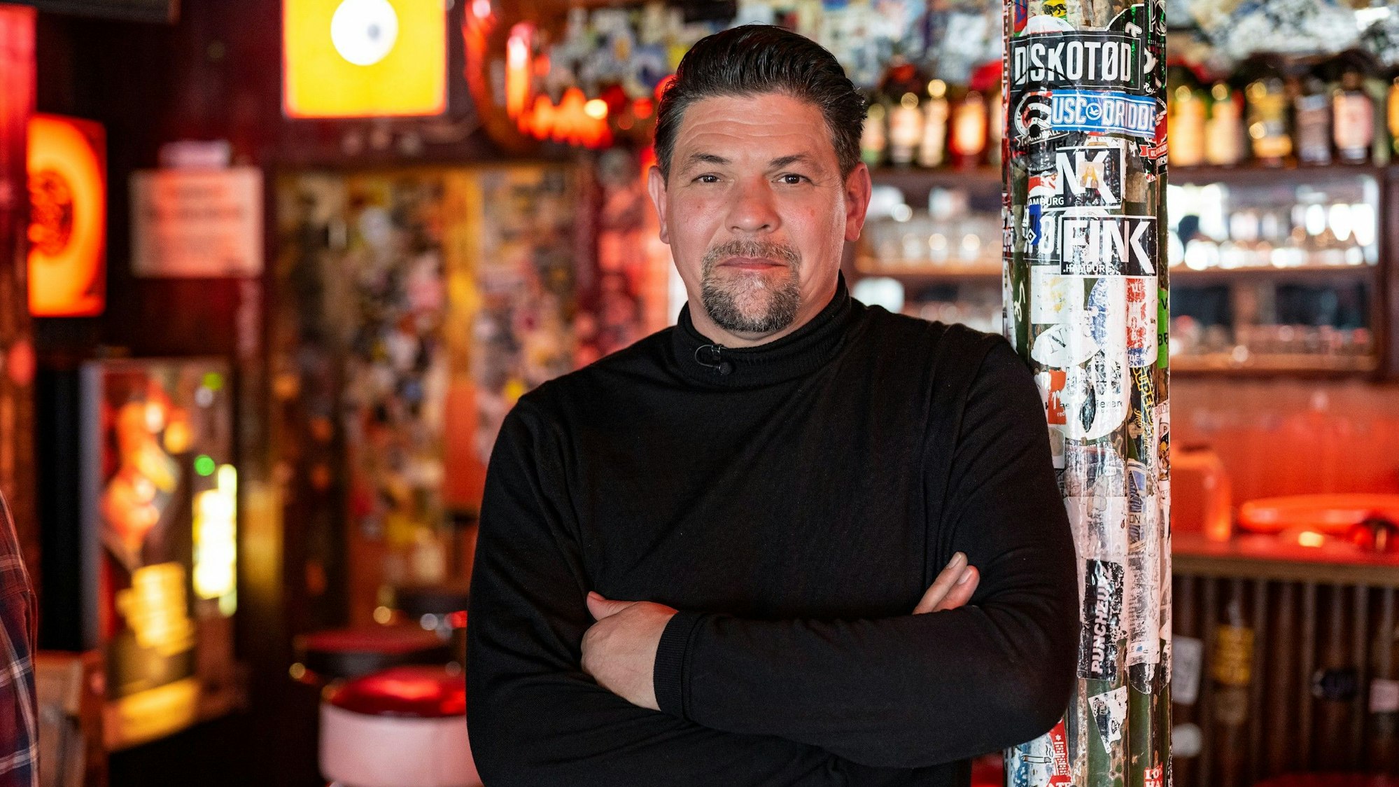 Tim Mälzer hatte in einer neuen Folge der VOX-Kochshow „Kitchen Impossible“ (TV-Ausstrahlung: 5. März) mal wieder sein Mundwerk nicht im Griff.