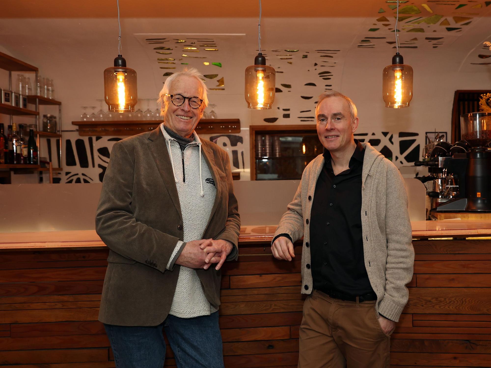 Horst Stellmacher und Komiker Johann König am 24. Januar 2023 in Köln.