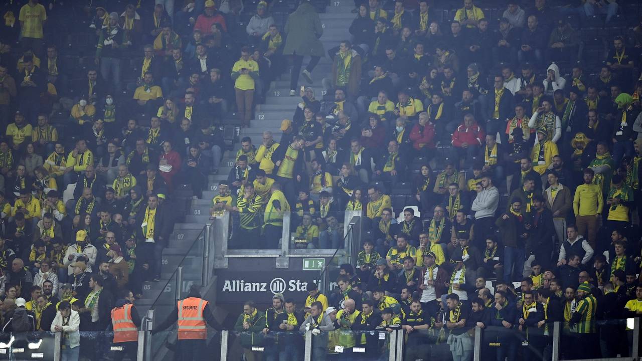 Fans von Nantes im Juventus Stadium.