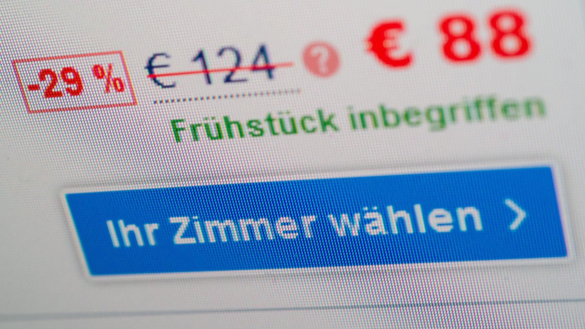 Unser Symbolbild zeigt einen Bildschirm bei der Buchung eines Hotelzimmers im Internet