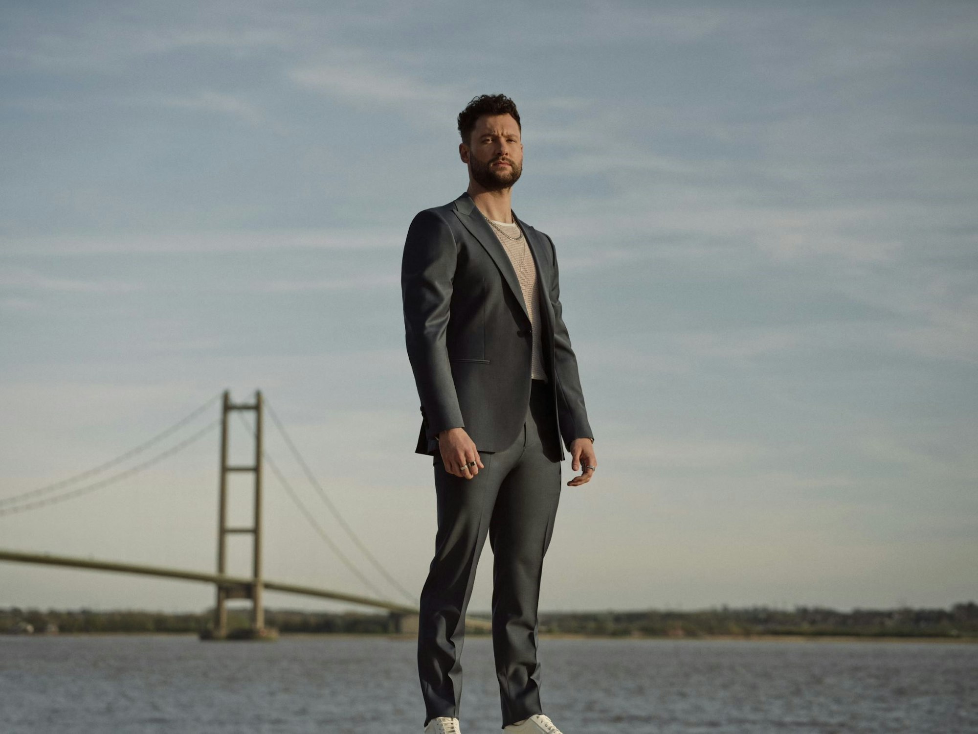 Promo-Foto vom Sänger Calum Scott.