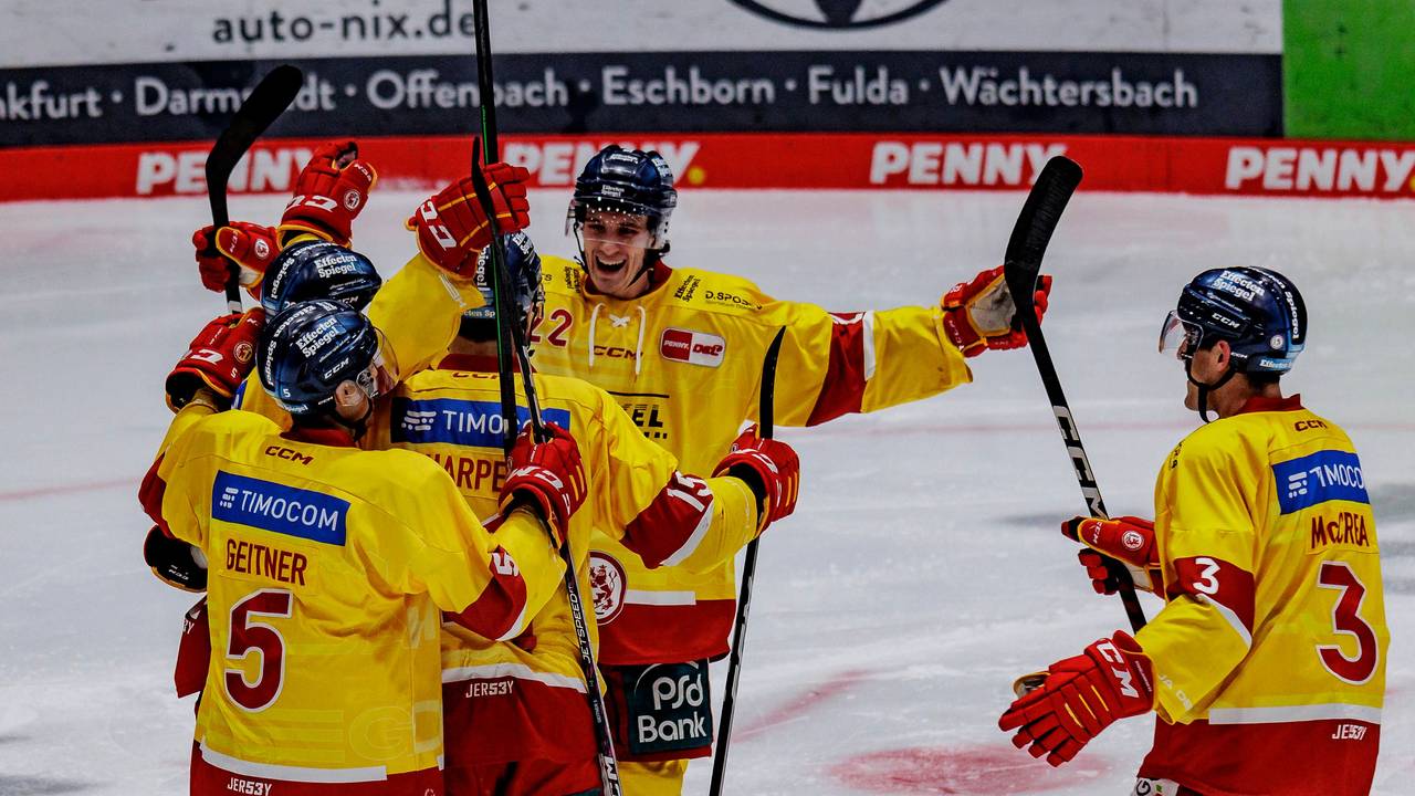 Jubel bei der Düsseldorfer EG in den DEL-Playoffs gegen Frankfurt.