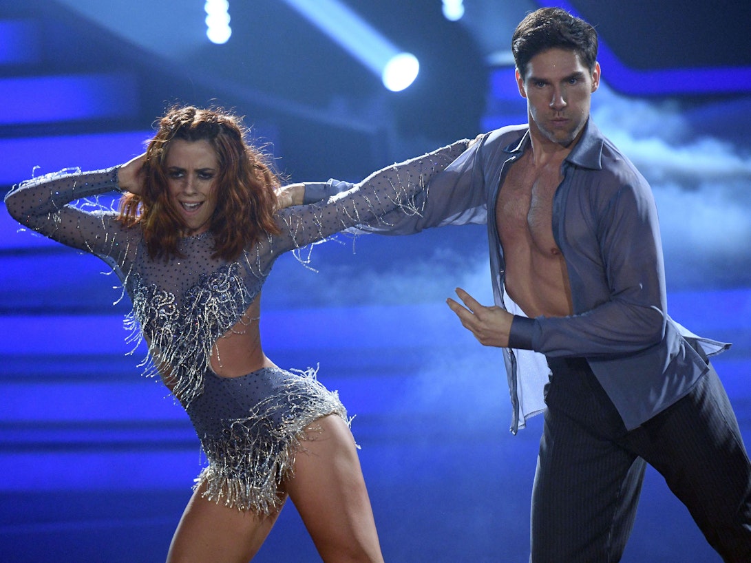 Die Sängerin Vanessa Mai und Tänzer Christian Polanc tanzen am 9. Juni 2017 in Köln (Nordrhein-Westfalen) beim Finale der RTL-Tanzshow „Let's Dance“.