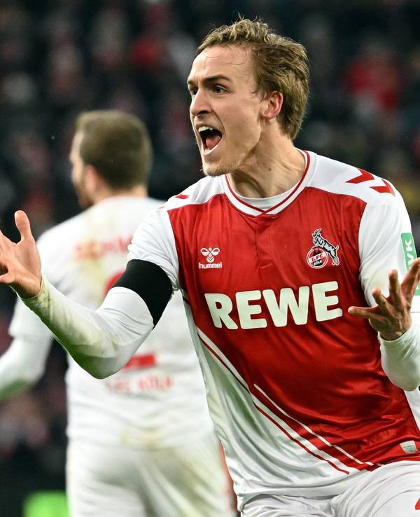 Timo Hübers war nach dem Elfmeter für Bochum fassungslos.