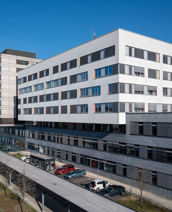 Blick auf das Krankenhaus in Köln-Merheim.