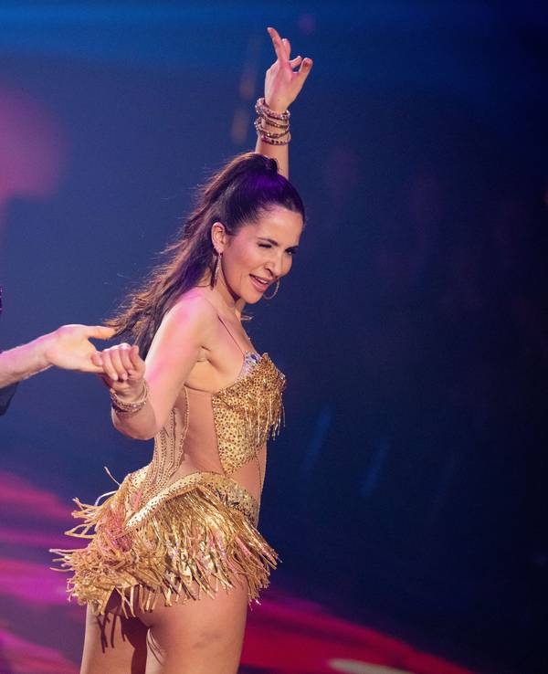 Schauspielerin Chryssanthi Kavazi und Vadim Garbuzov tanzten in Show 3 am 10. März 2023 in der RTL-Tanzshow „Let's Dance“ im Coloneum.