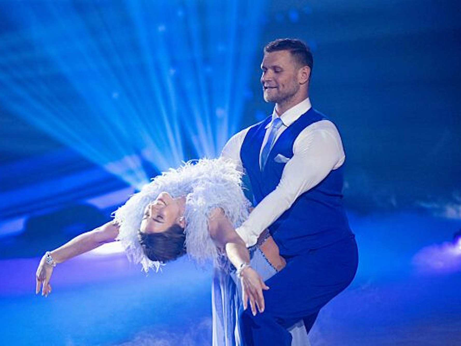Michael Kraus, ehemaliger Handballspieler, und Mariia Maksina, Profitänzerin, tanzen in der RTL-Tanzshow "Let's Dance" im Coloneum.