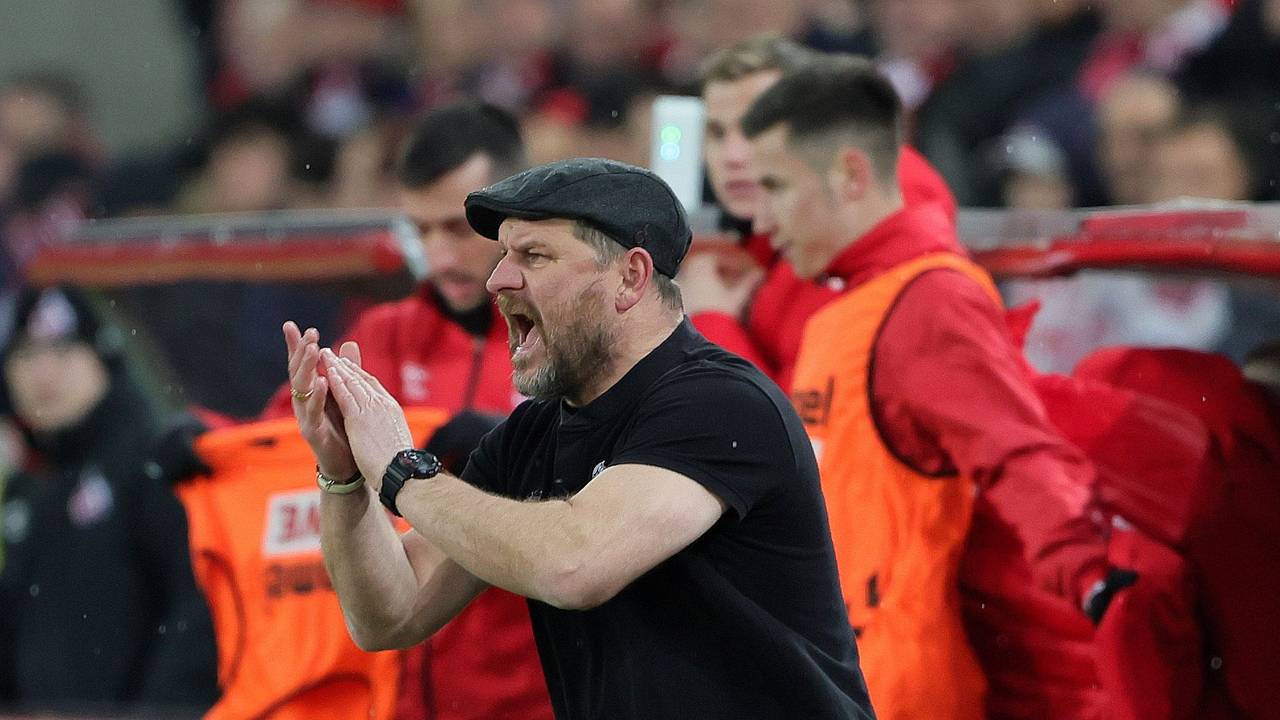 Steffen Baumgart schreit bei der 0:2-Pleite des 1. FC Köln gegen den VfL Bochum.