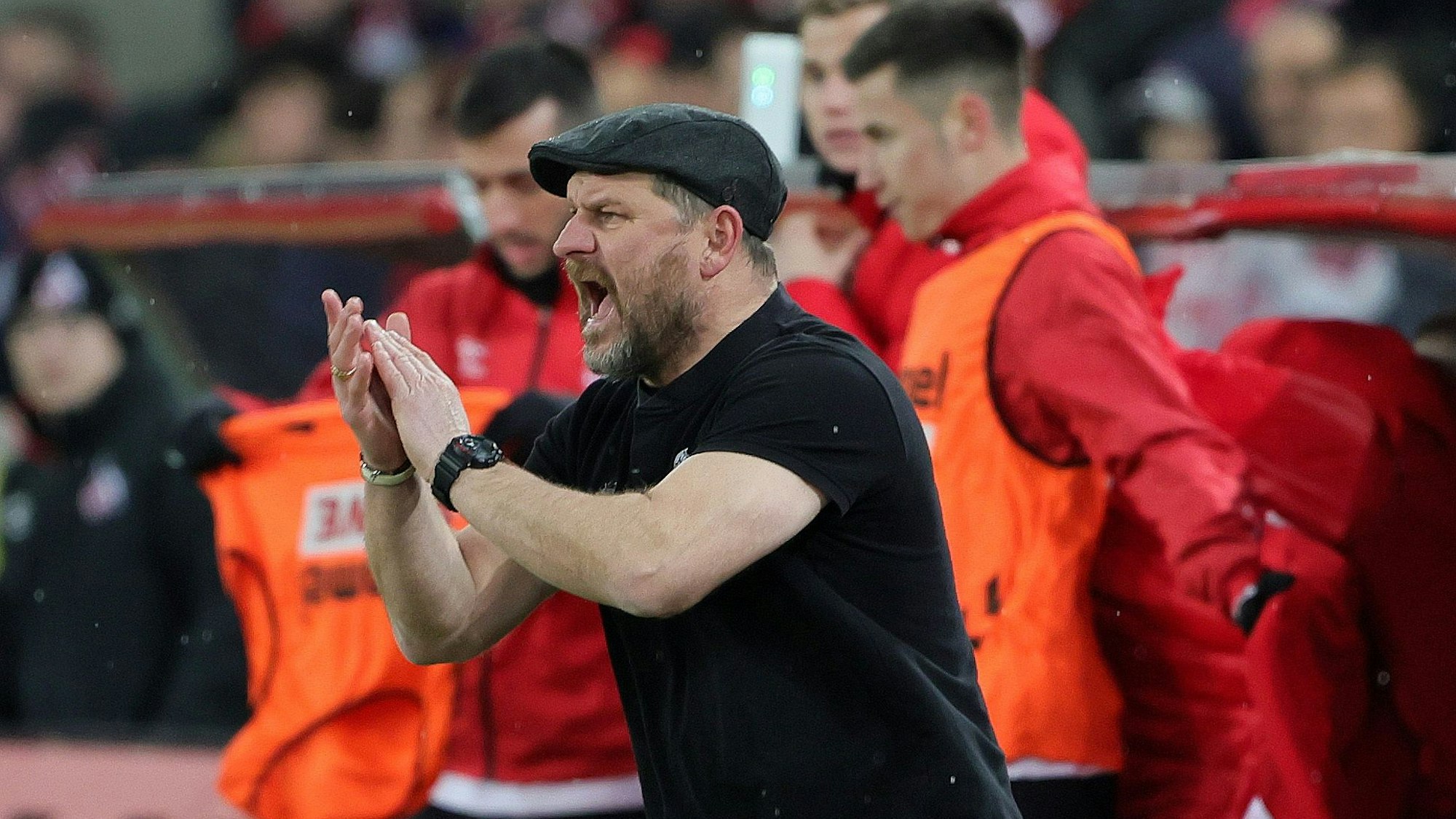 Steffen Baumgart schreit bei der 0:2-Pleite des 1. FC Köln gegen den VfL Bochum.