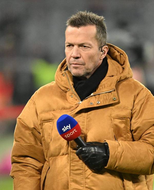 Lothar Matthäus als Sky Experte am Spielfeldrand bei der Partie Bayern München gegen Eintracht Frankfurt am 18. Spieltag am 28.01.2023