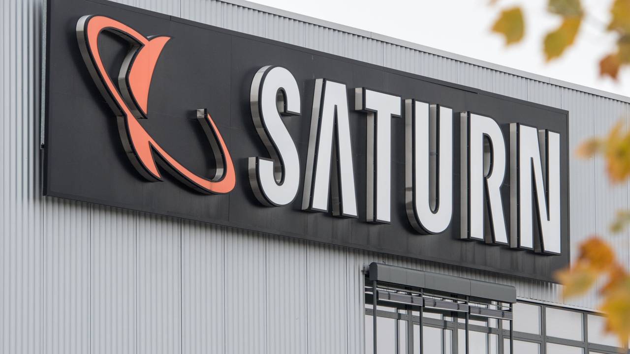 Saturn Logo Schild