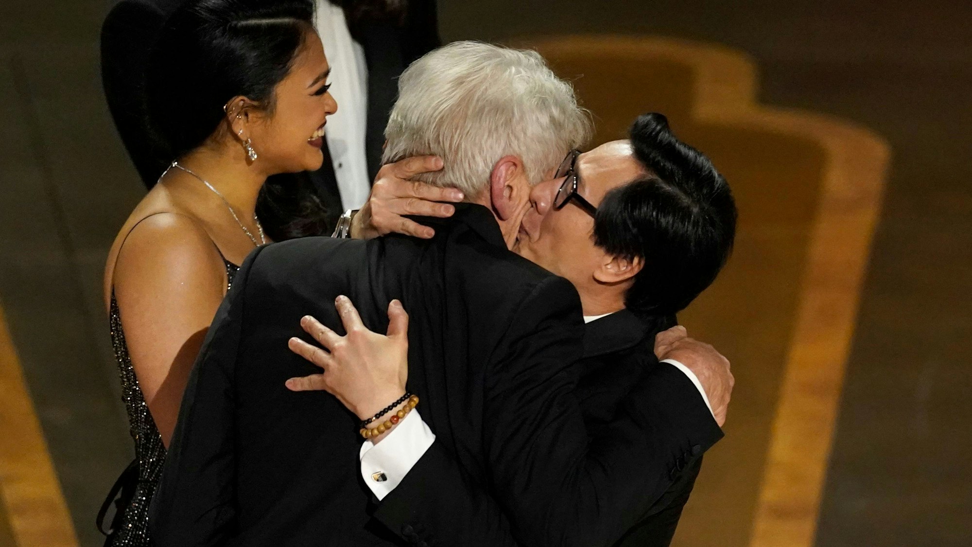 Fielen sich in die Arme: Harrison Ford (links) und Ke Huy Quan.