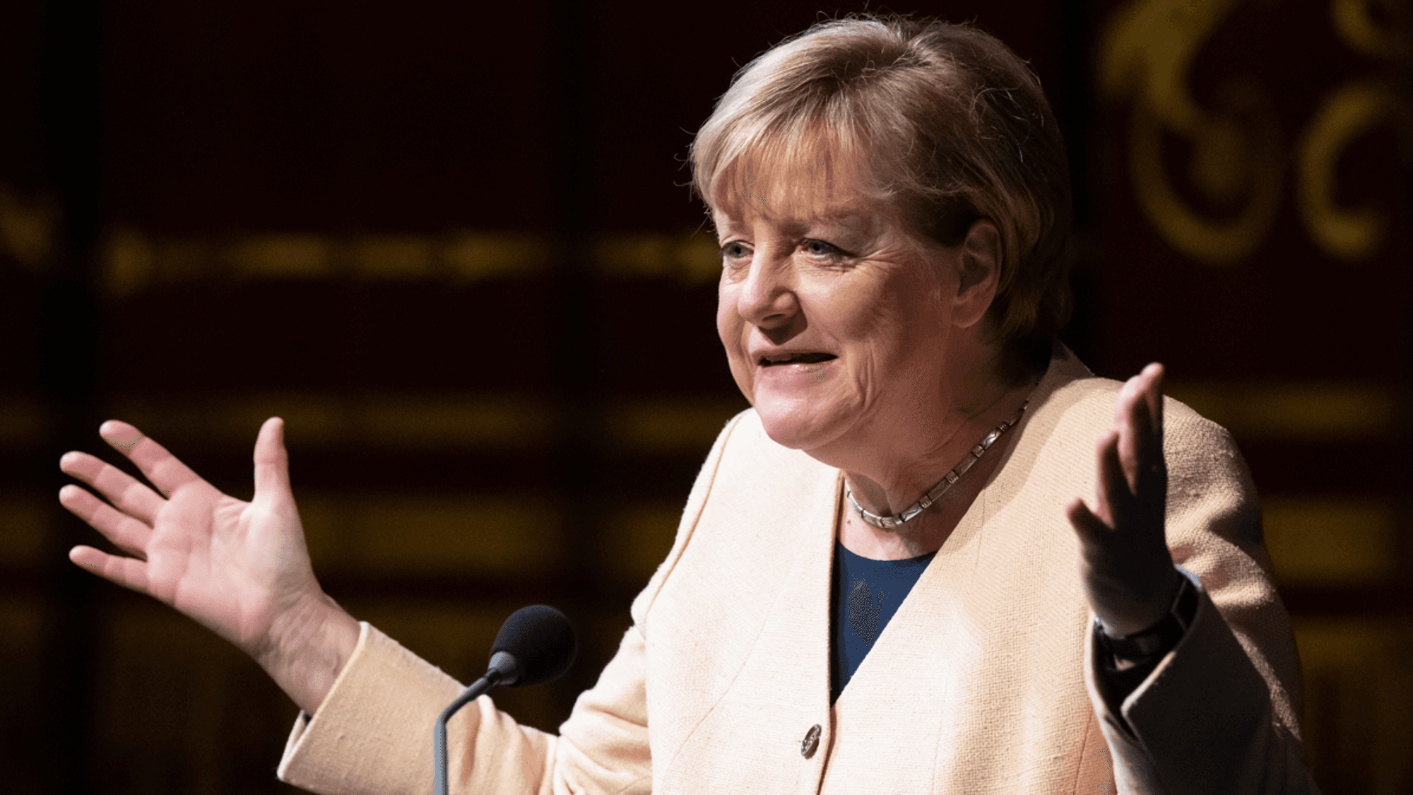 Angela Merkel nimmt an einem Festakt zum 77-jährigen Bestehen der Süddeutschen Zeitung teil. Sie hält eine Rede vor dem Plenum.