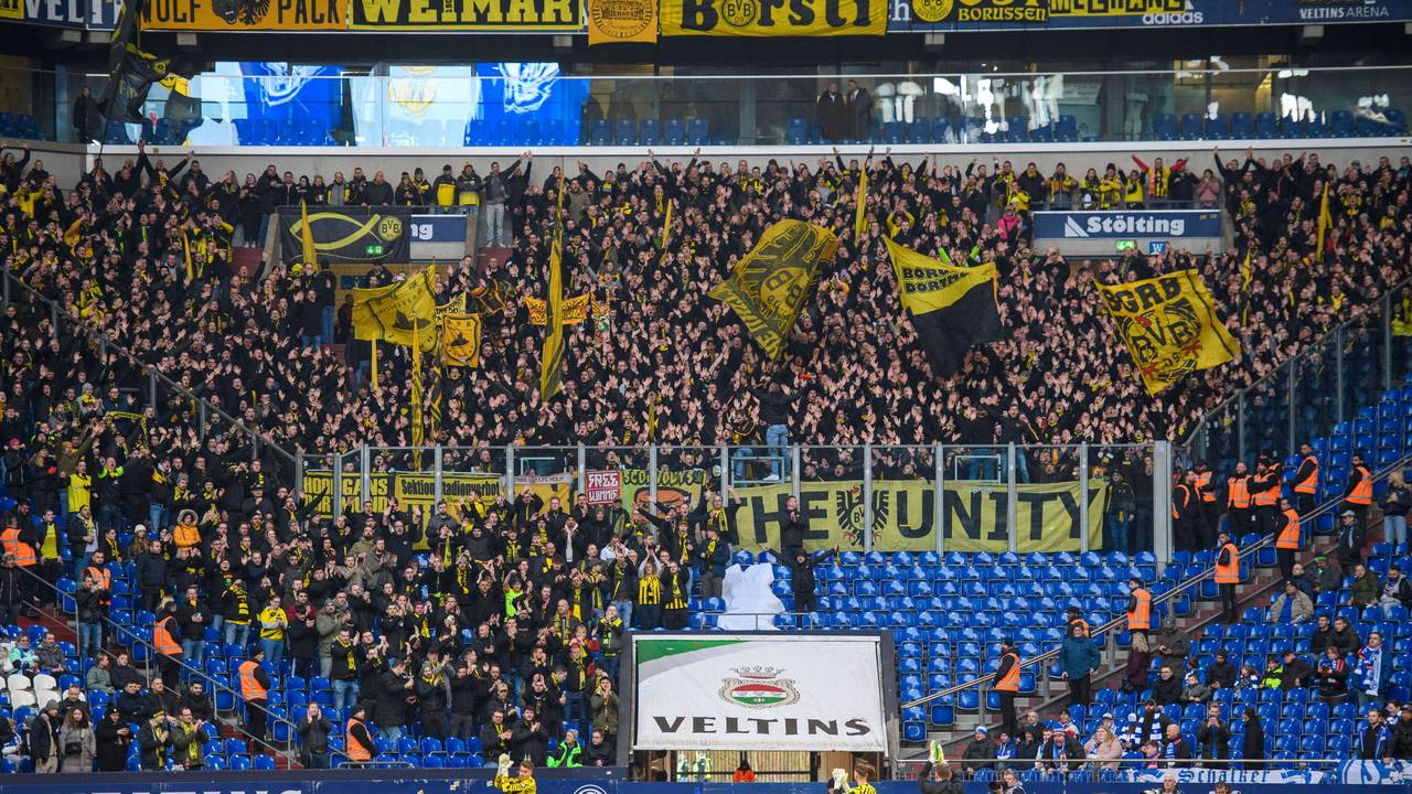 Die Fans von Borussia Dortmund in der Veltins-Arena.