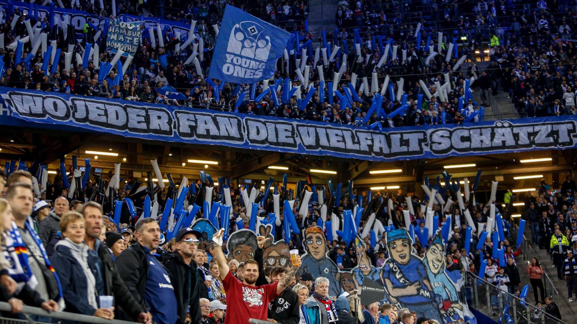 HSV-Fans beim Spiel gegen Fortuna Düsseldorf am 17. September 2022