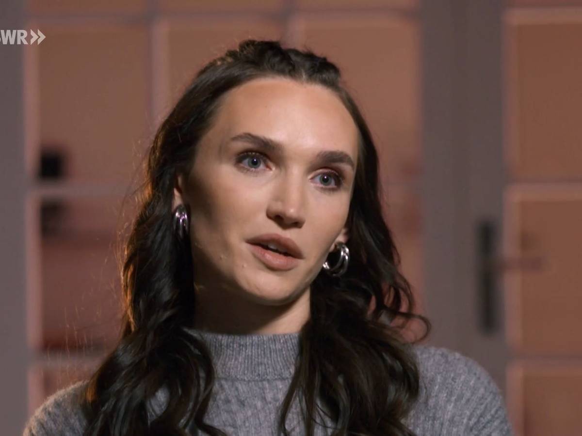 Anna Adamyan wird in ihrer TV-Doku für die ARD in Nahaufnahme gezeigt.