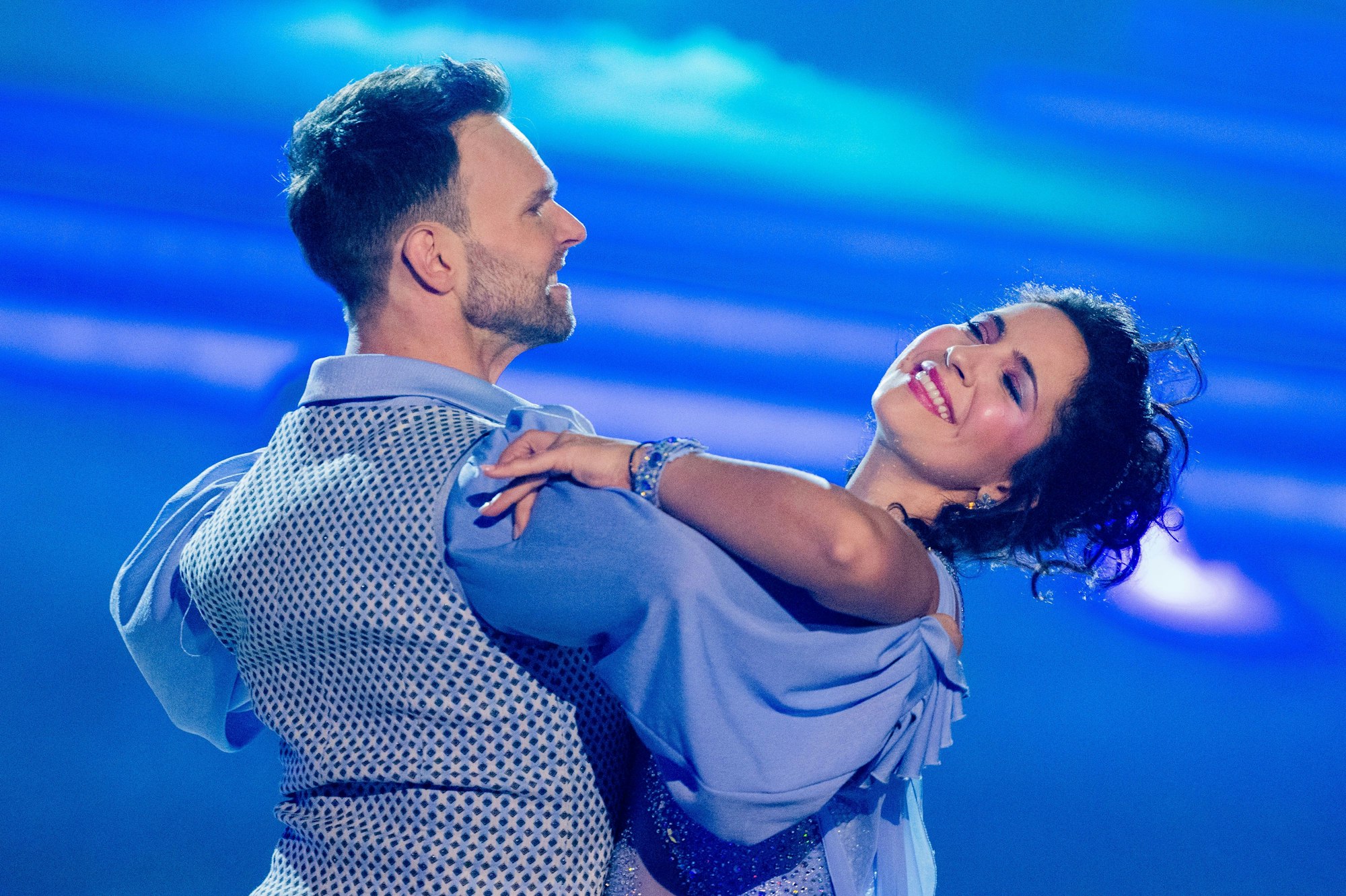 Chryssanthi Kavazi, Schauspielerin, und Vadim Garbuzov, Profitänzer, tanzen in der RTL-Tanzshow „Let's Dance“ im Coloneum.