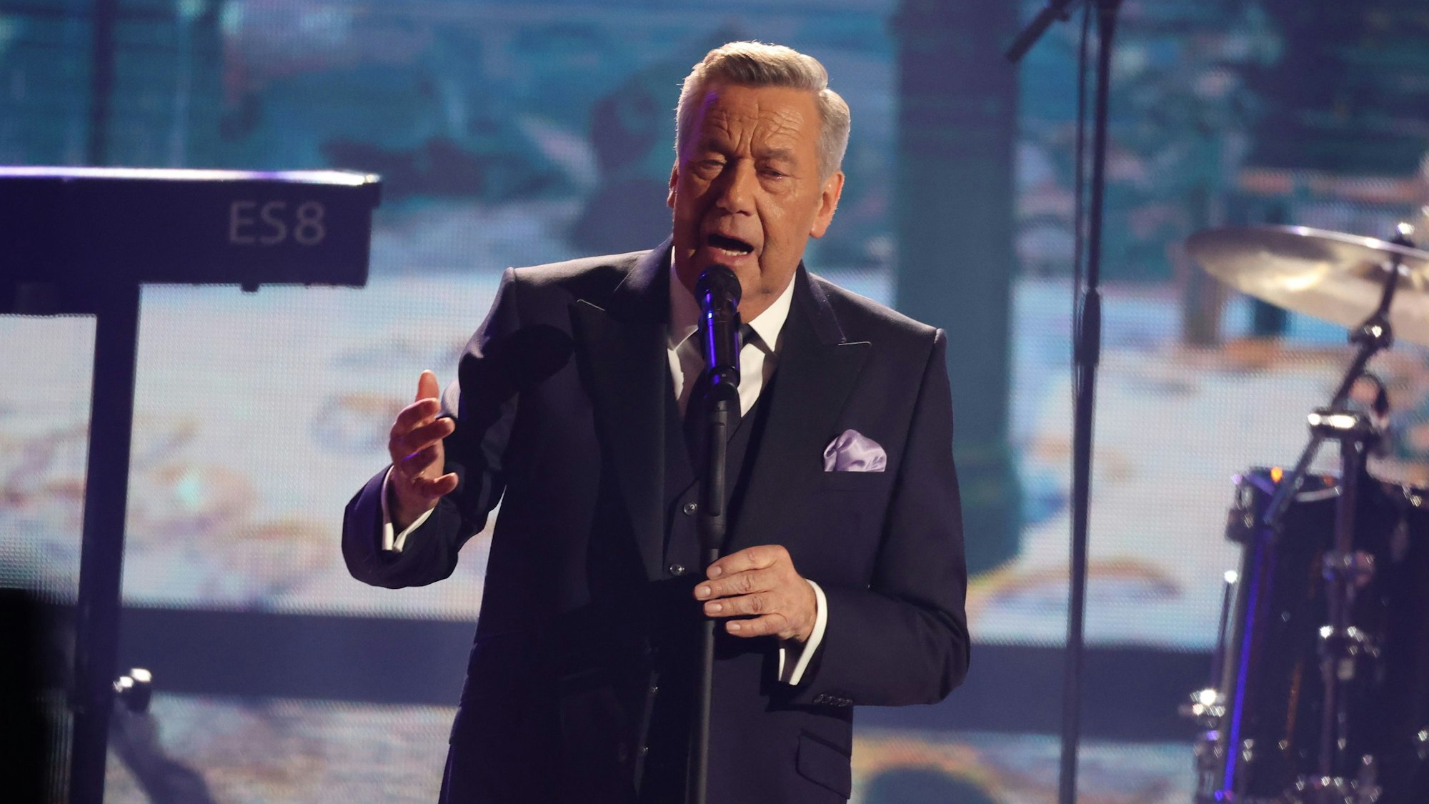 Roland Kaiser auf der Bühne.