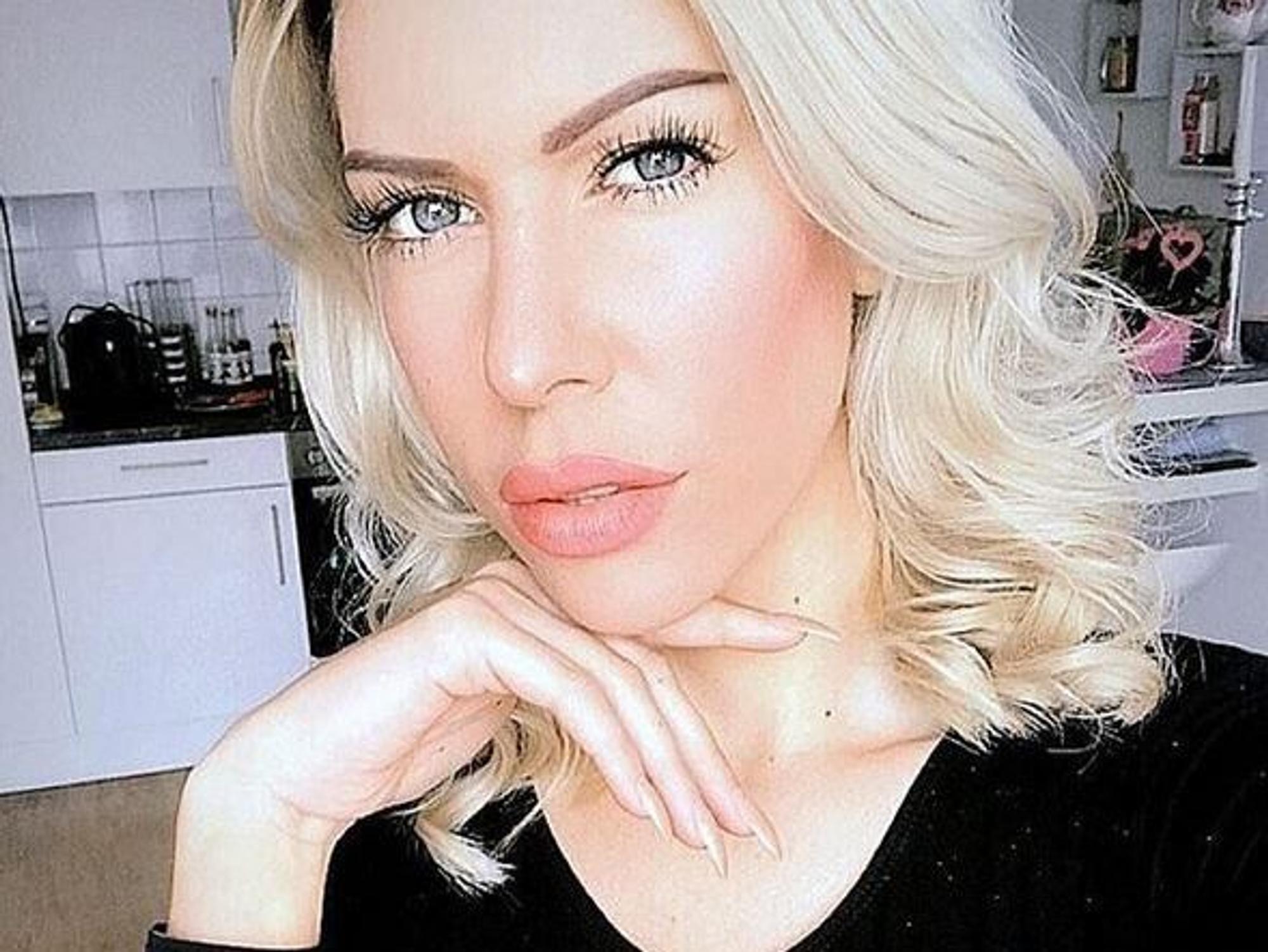 Das Kölner Playmate Tanja Brockmann auf einem privaten Foto von 2018.