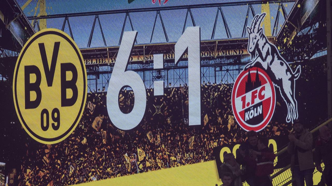 Die Anzeigetafel im Signal-Iduna-Park zeigt das 6:1-Ergebnis zwischen Borussia Dortmund und dem 1. FC Köln.