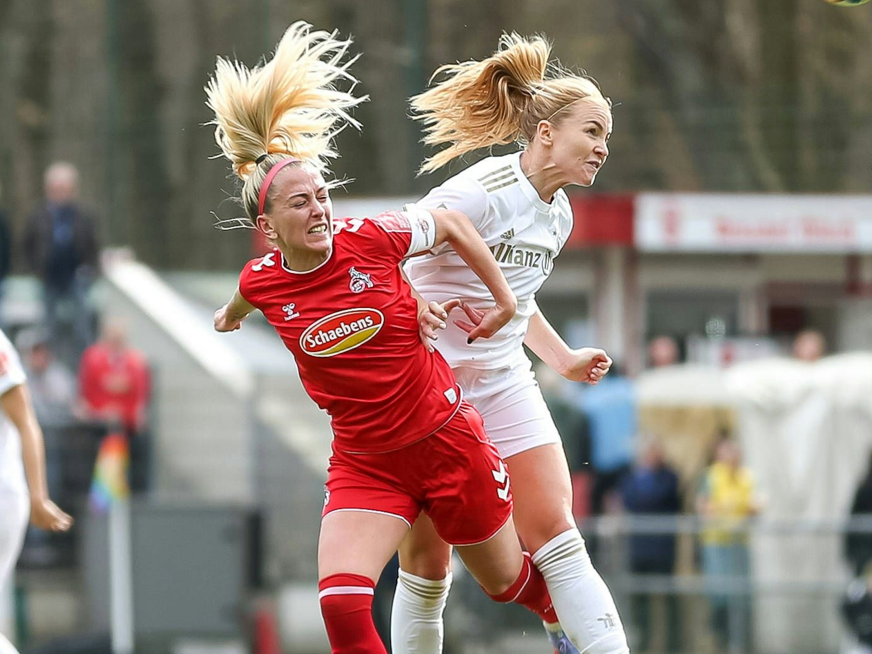 Mandy Islacker und Glottis Perla Viggosdottir im Zweikampf.