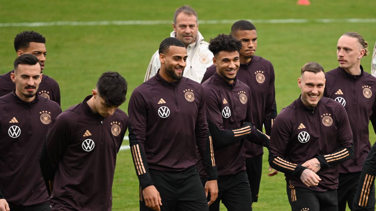 Die deutsche Fußballnationalmannschaft vor den Länderspielen gegen Peru und Belgien beim öffentlichen Training.